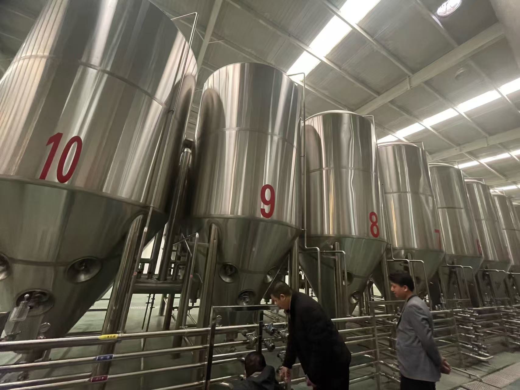 肃北精酿啤酒设备厂—平面布置、设备设计、制造、调试、培训等一条龙服务
